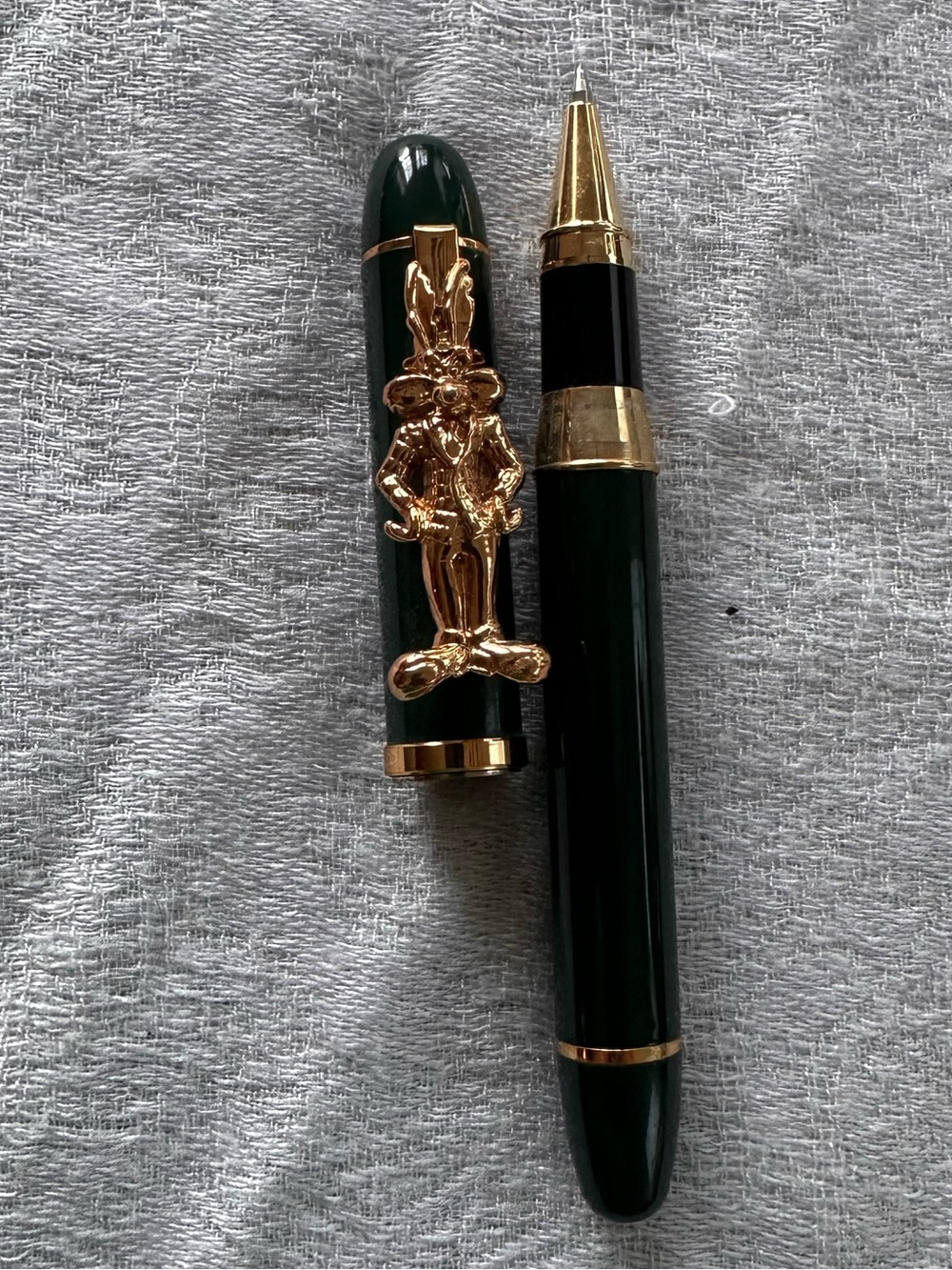 Bugs Bunny Green & Gold Pen Rare Style vintage Looney Tunes